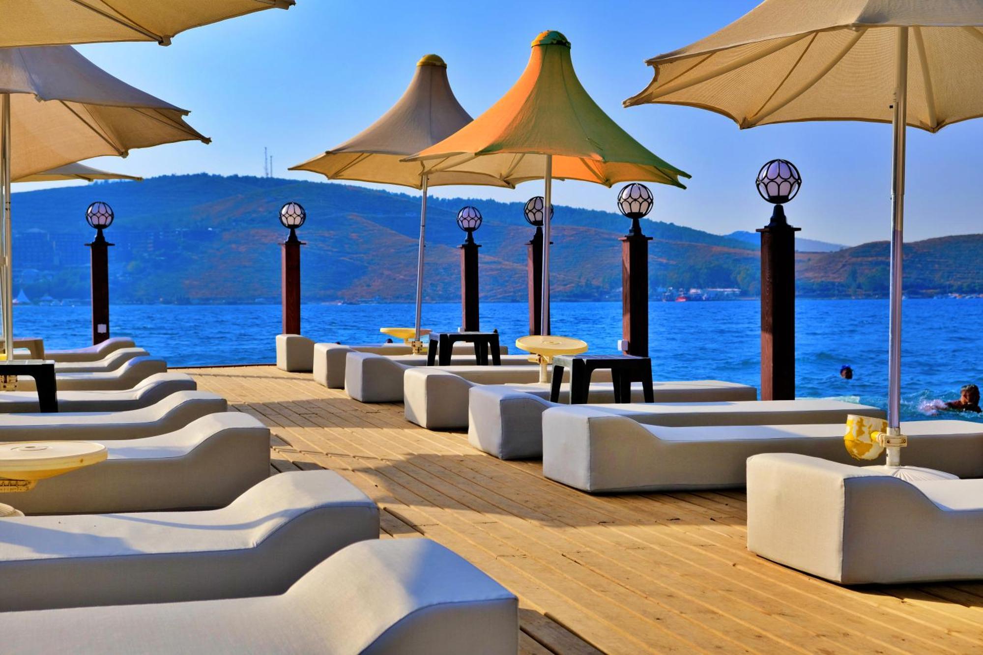Club Aquarium Hotel & Spa Guvercinlik  Buitenkant foto