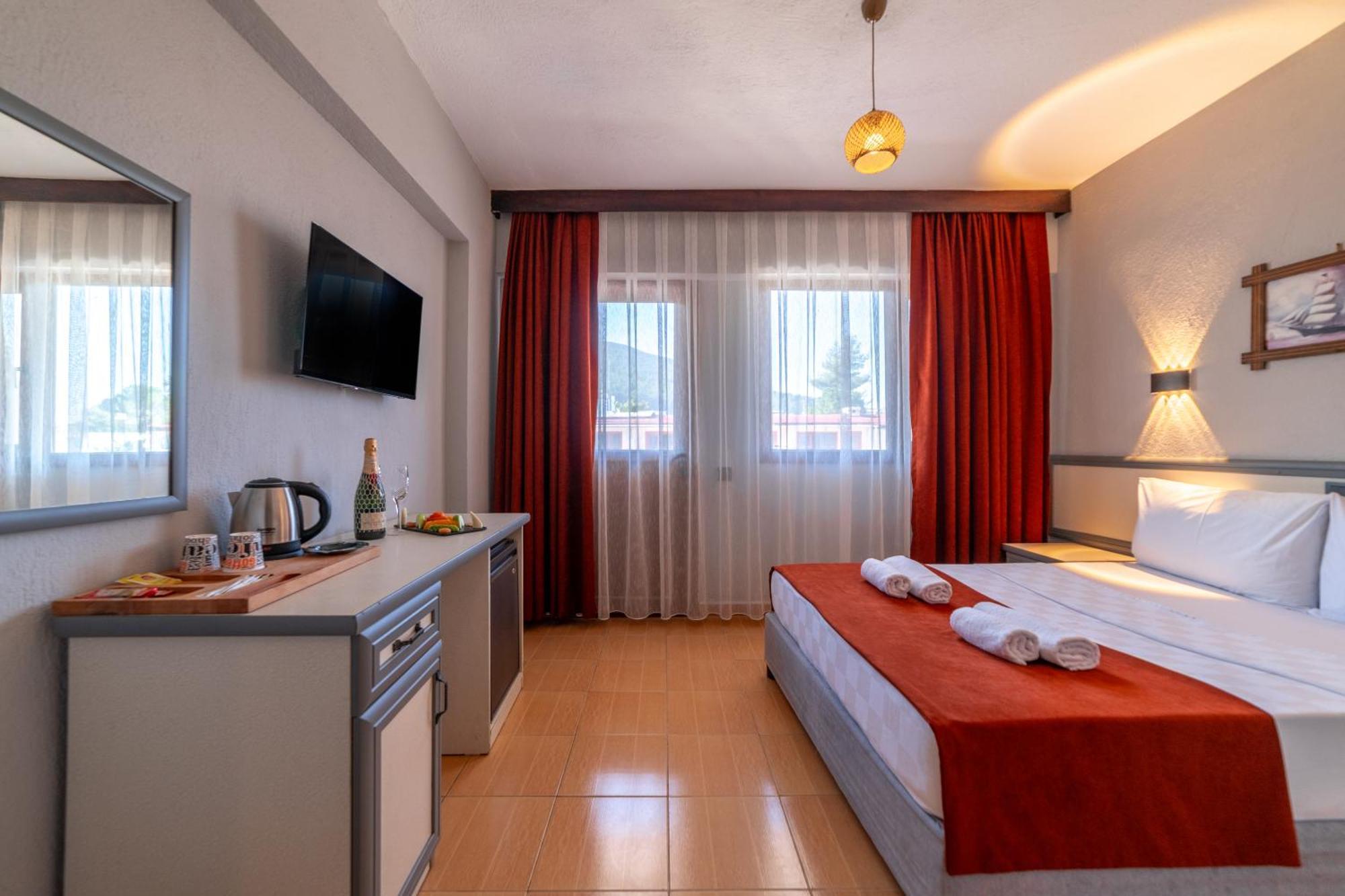 Club Aquarium Hotel & Spa Guvercinlik  Buitenkant foto